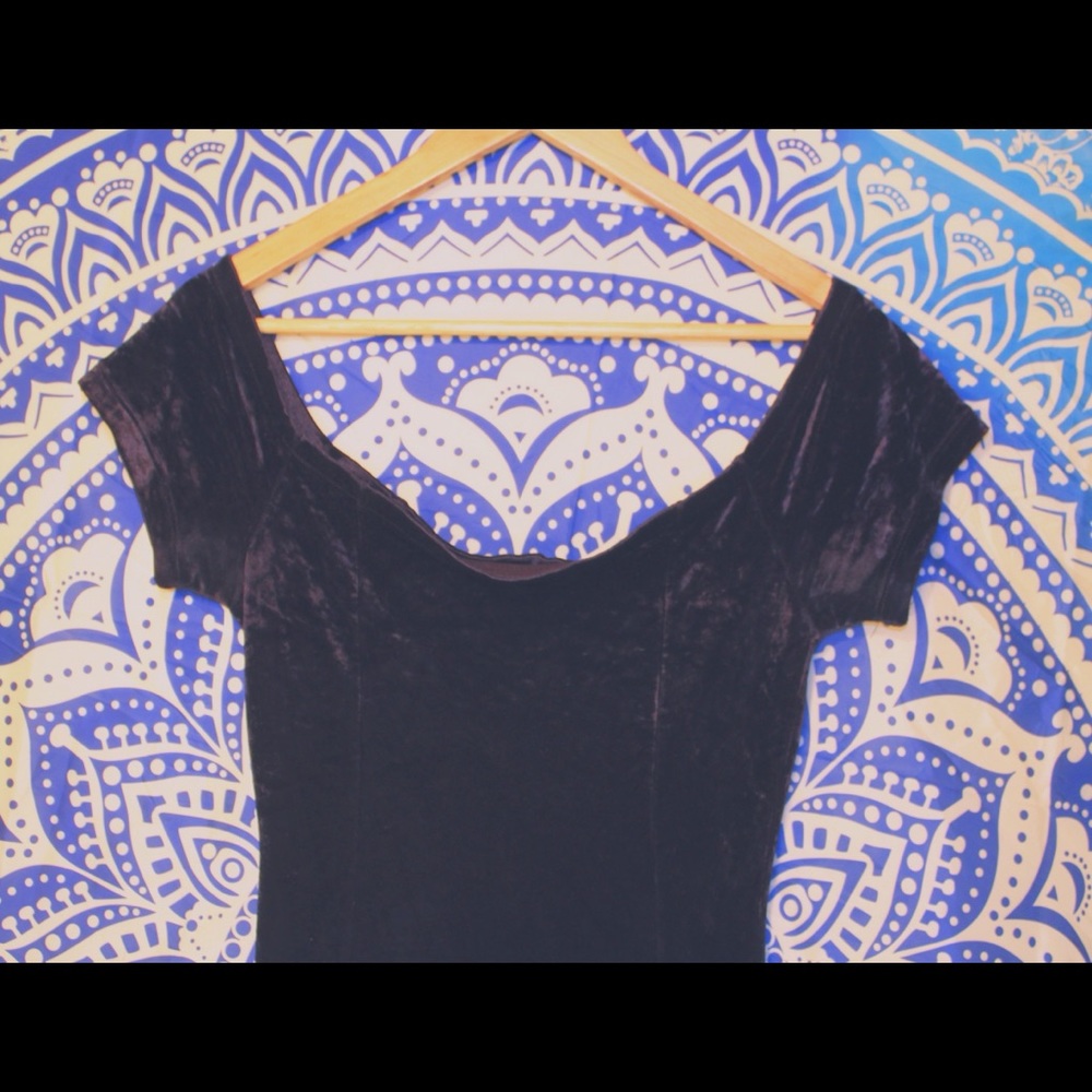 BLACK VELVET DRESS